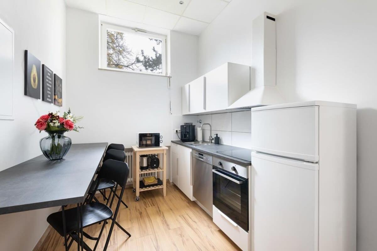 Big Central Apartment Near Rotkreuzplatz With 3 Bedroom For 12 Pax Мюнхен Екстериор снимка